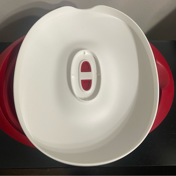 TUPPERWARE Essentials Passion Red SOUP SERVER W/LADLE + Lid 7 1/2 Cup Bowl - Picture 5 of 12